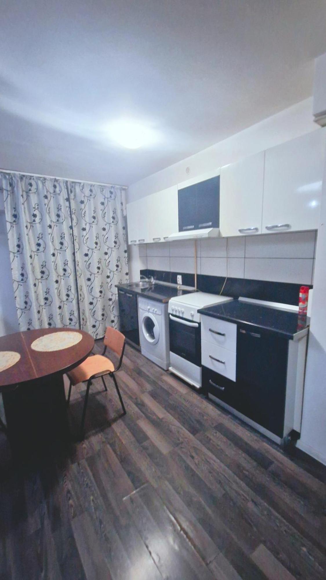 Apartament o camera Ellen Galaţi Exterior foto